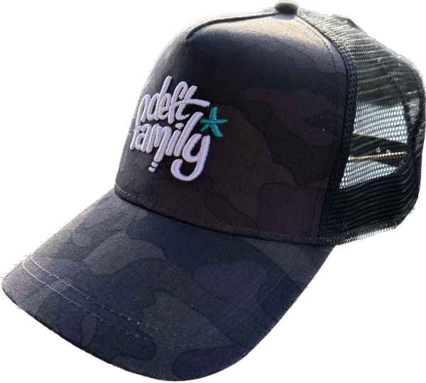 CASUALS Caps Style Logo Camo Deft Family